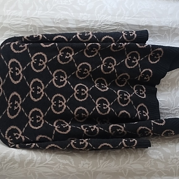 Elegant Black and Tan Women's Cardigan - Picture 4 of 4